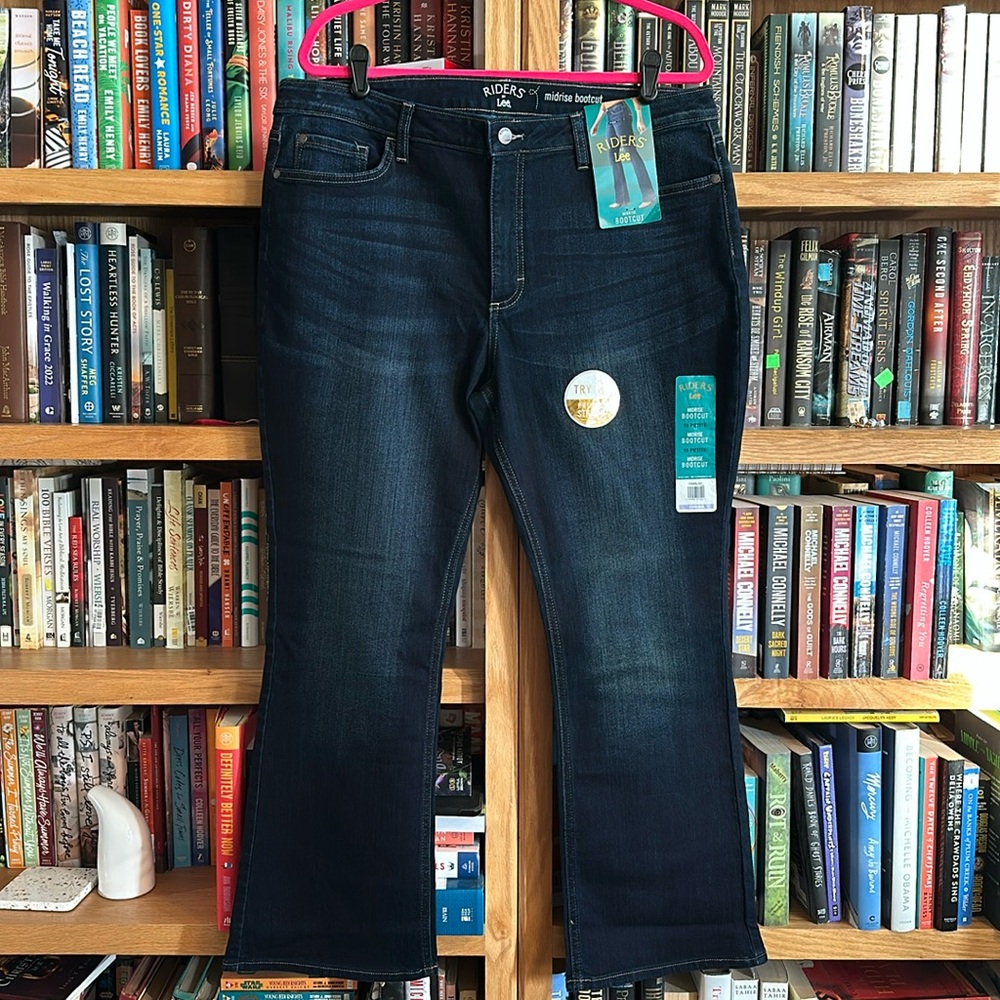 NWT Riders by Lee midrise bootcut jeans 18p dark blue.
